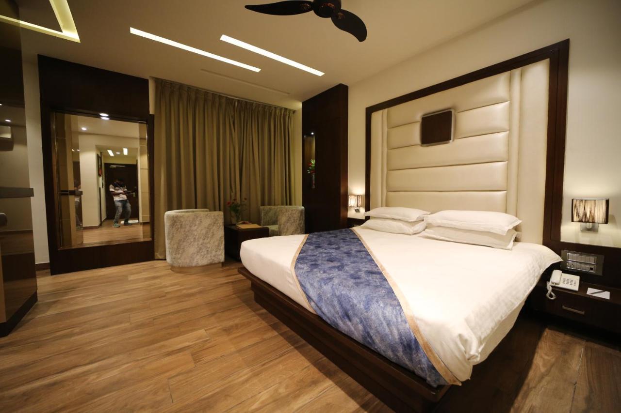 Hotel Prince Viraj Jabalpur Buitenkant foto