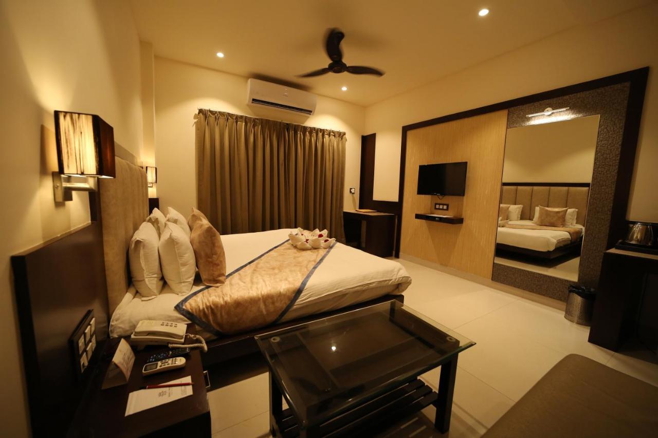 Hotel Prince Viraj Jabalpur Buitenkant foto