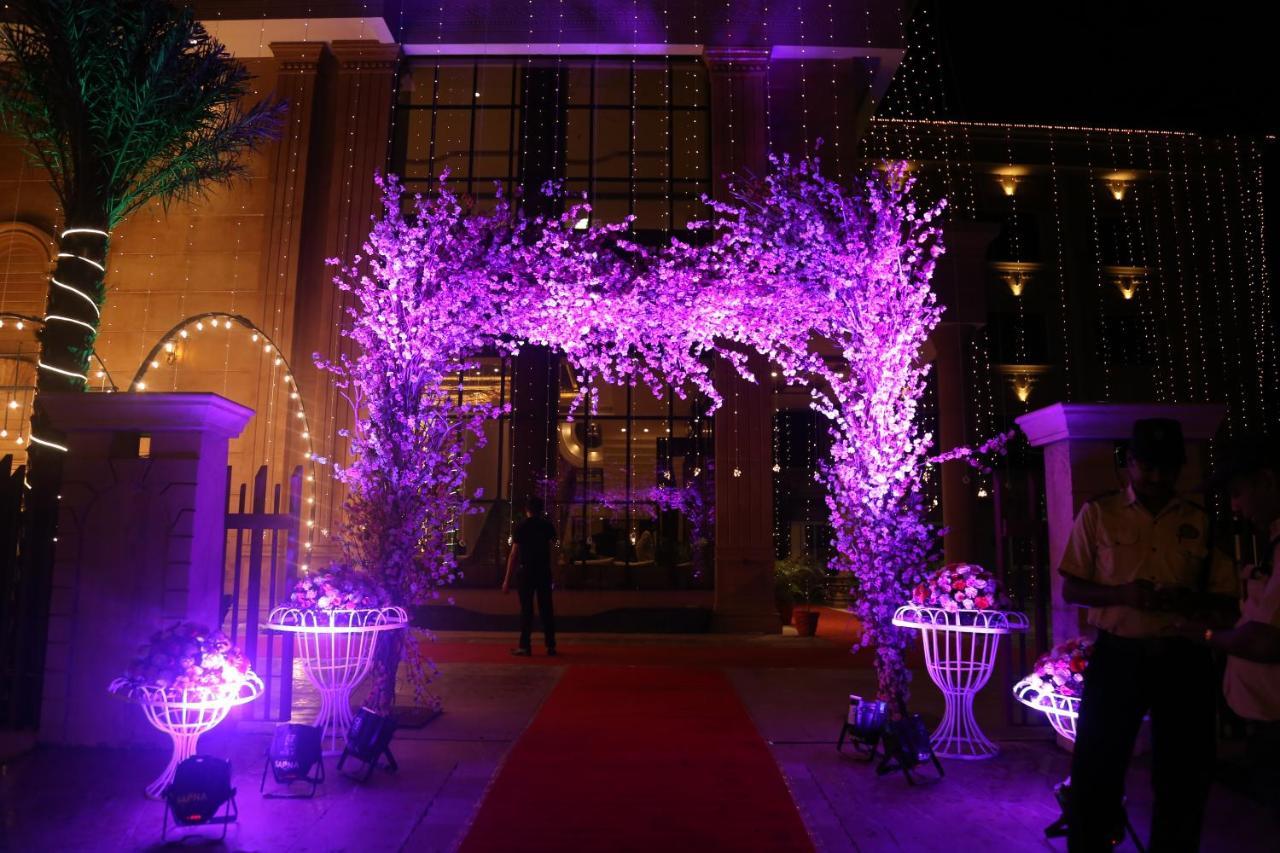 Hotel Prince Viraj Jabalpur Buitenkant foto