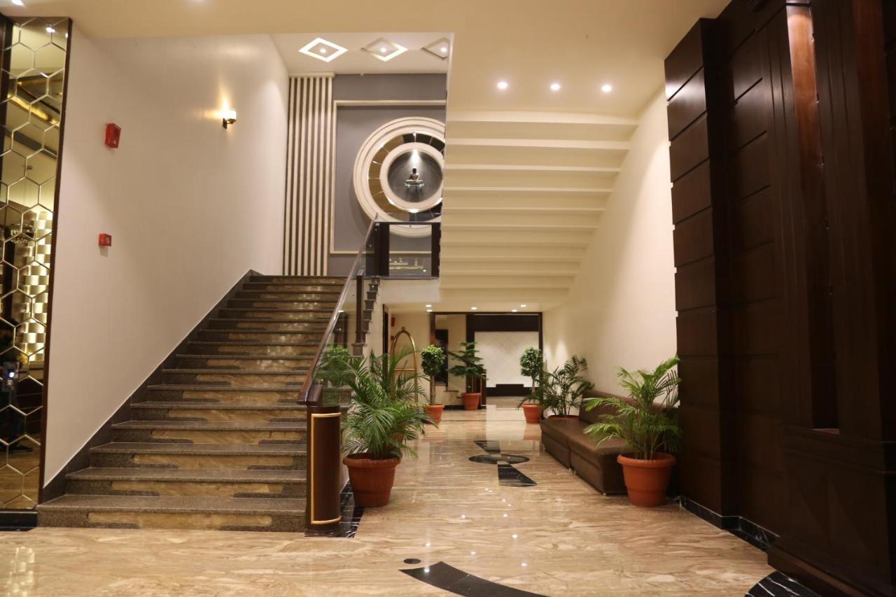 Hotel Prince Viraj Jabalpur Buitenkant foto