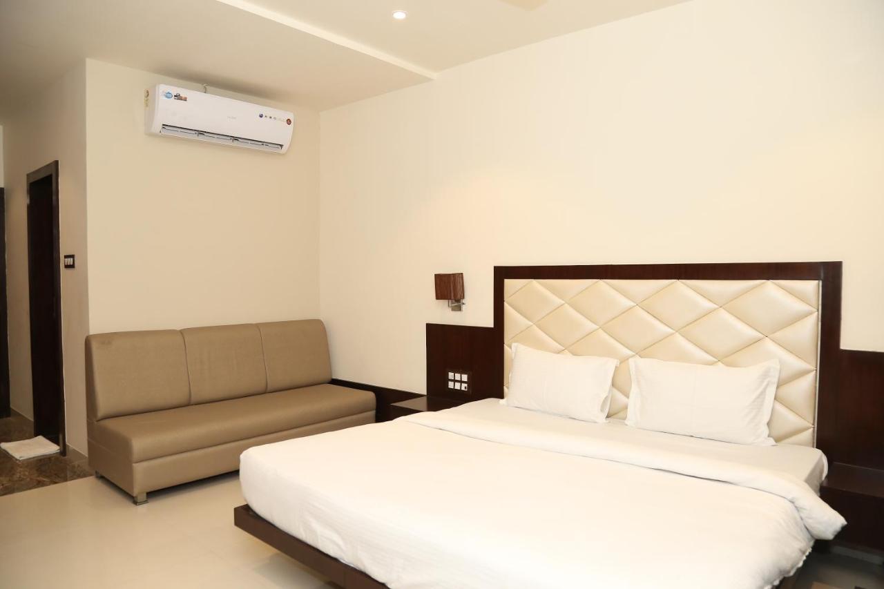 Hotel Prince Viraj Jabalpur Buitenkant foto