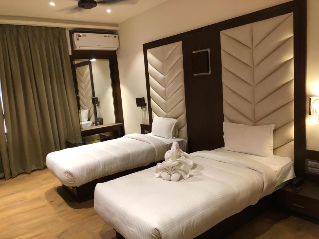 Hotel Prince Viraj Jabalpur Buitenkant foto