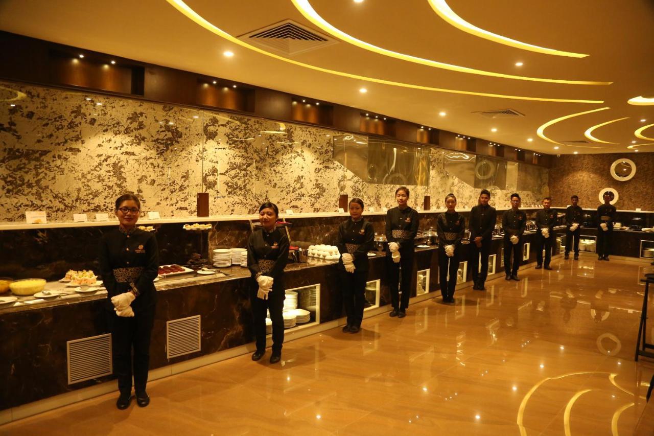 Hotel Prince Viraj Jabalpur Buitenkant foto