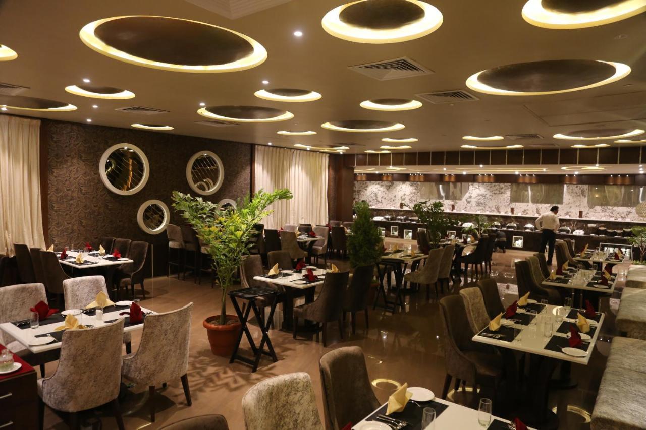 Hotel Prince Viraj Jabalpur Buitenkant foto