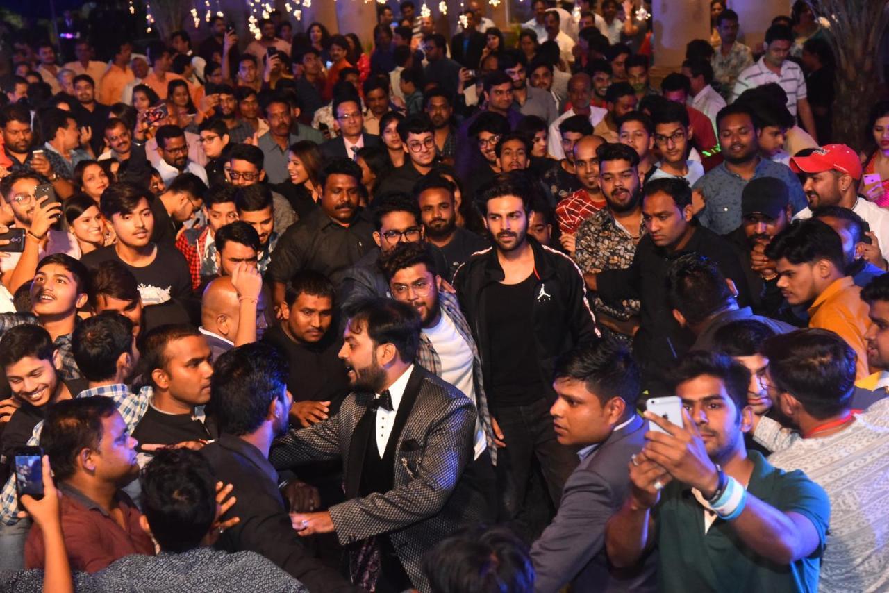 Hotel Prince Viraj Jabalpur Buitenkant foto